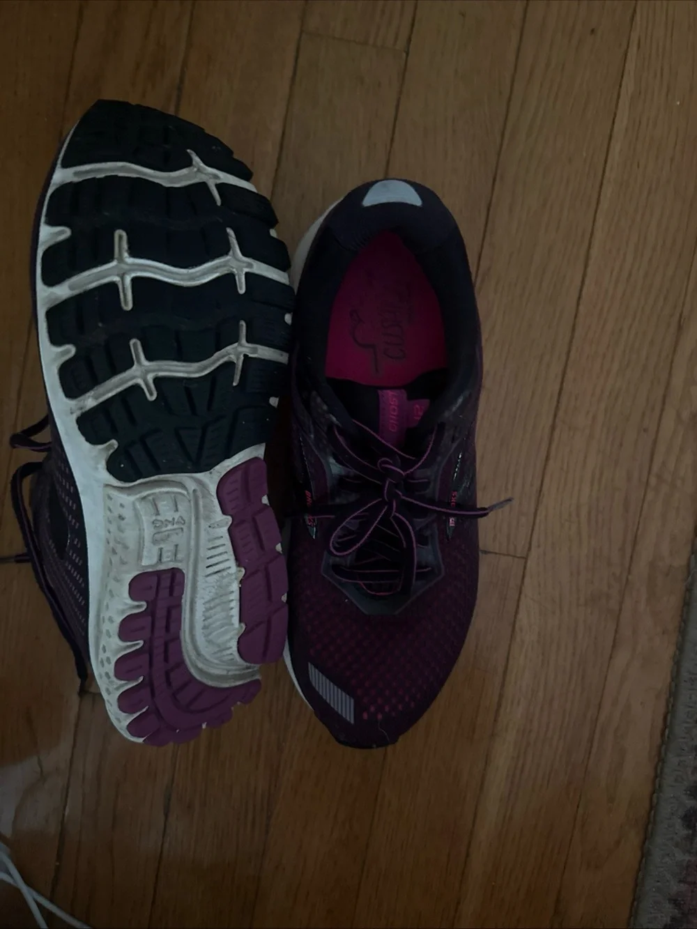 Brooks Ghost 12 Women's Running Shoes in Plum and White